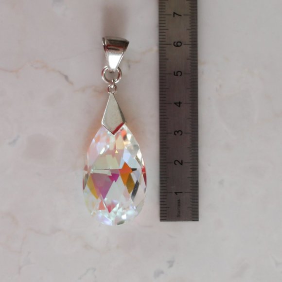 Caroline Neron - Crystal Pendant - Picture 7 of 7